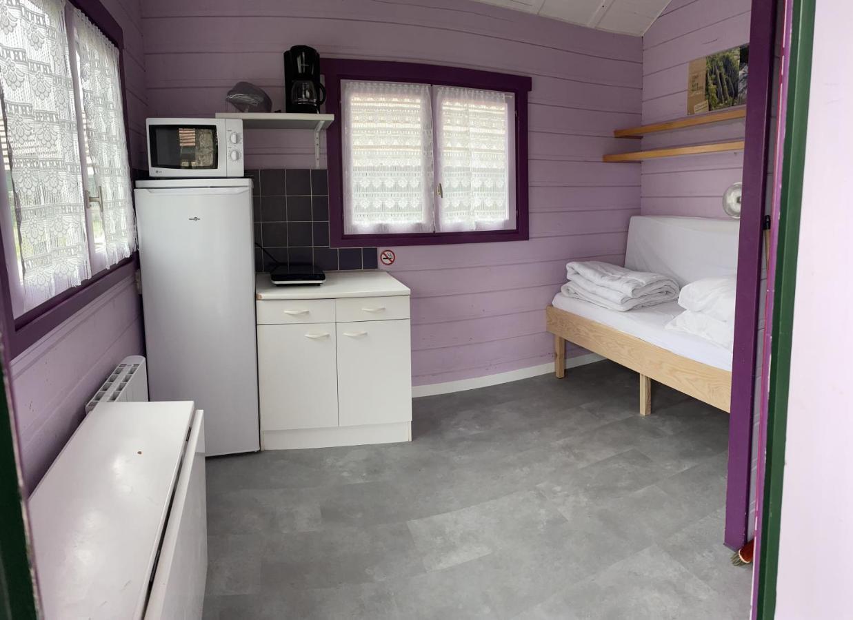 Camping Les Etoiles Saint-Sornin-Lavolps Eksteriør billede