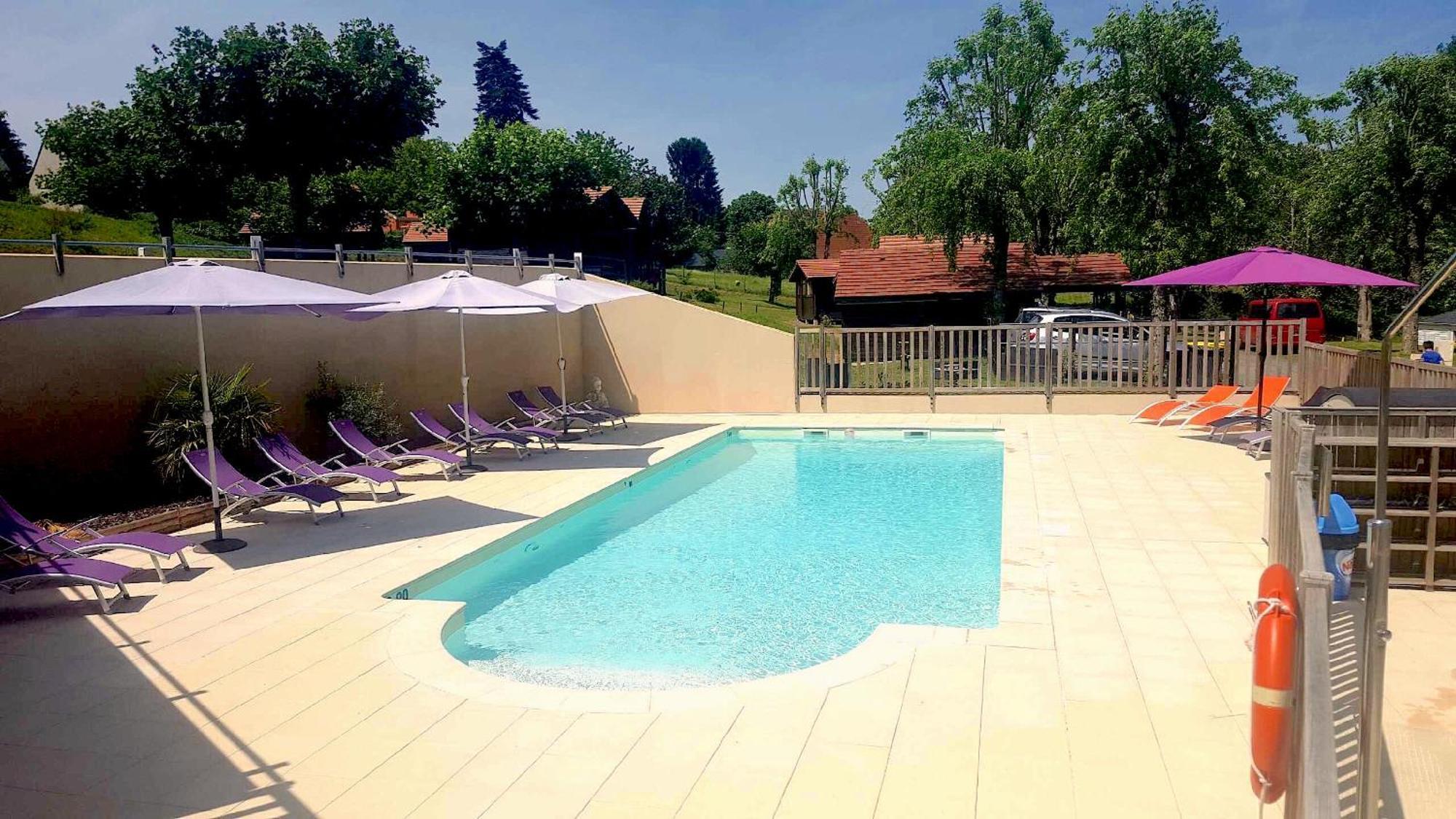Camping Les Etoiles Saint-Sornin-Lavolps Eksteriør billede