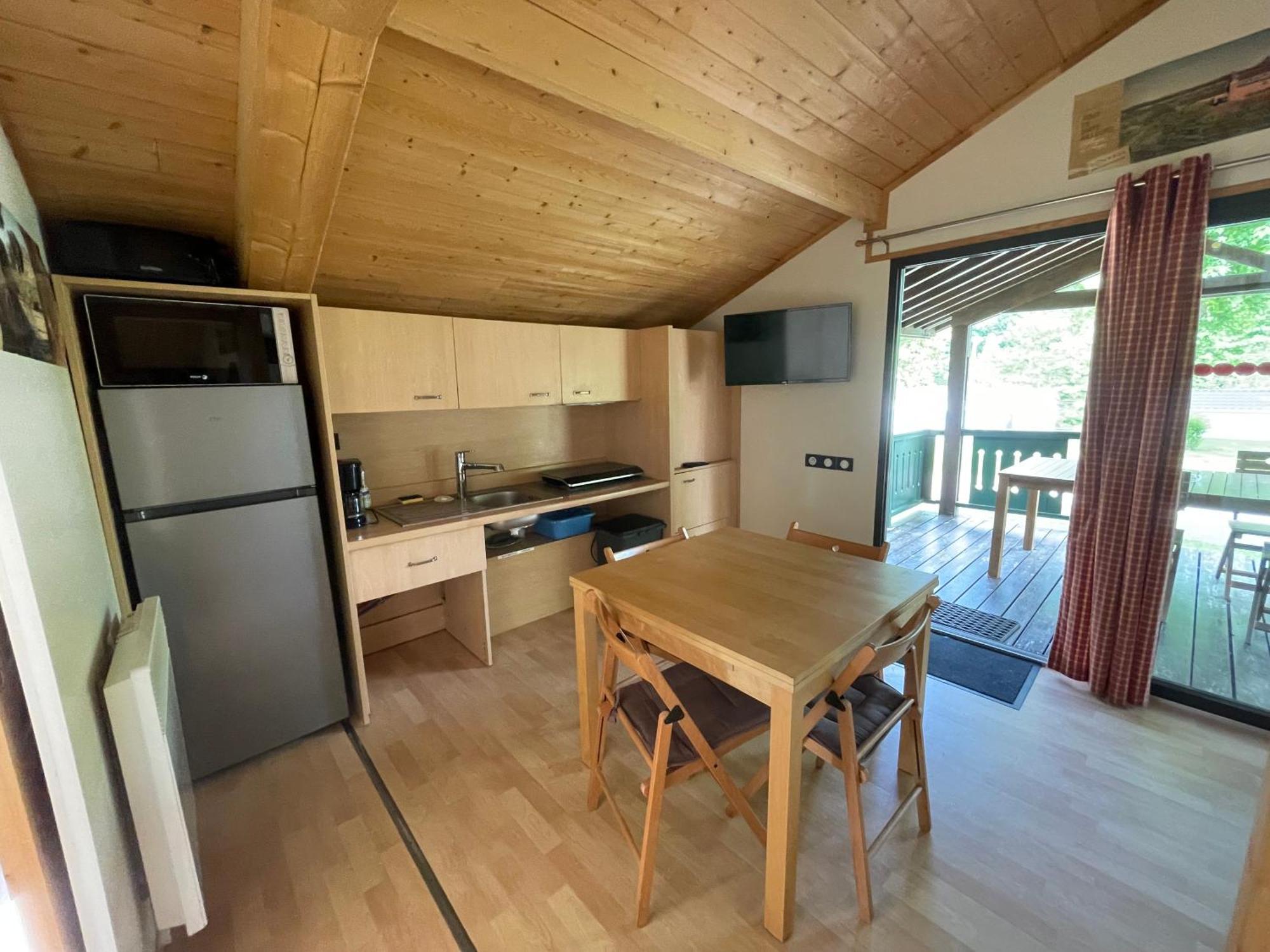 Camping Les Etoiles Saint-Sornin-Lavolps Eksteriør billede