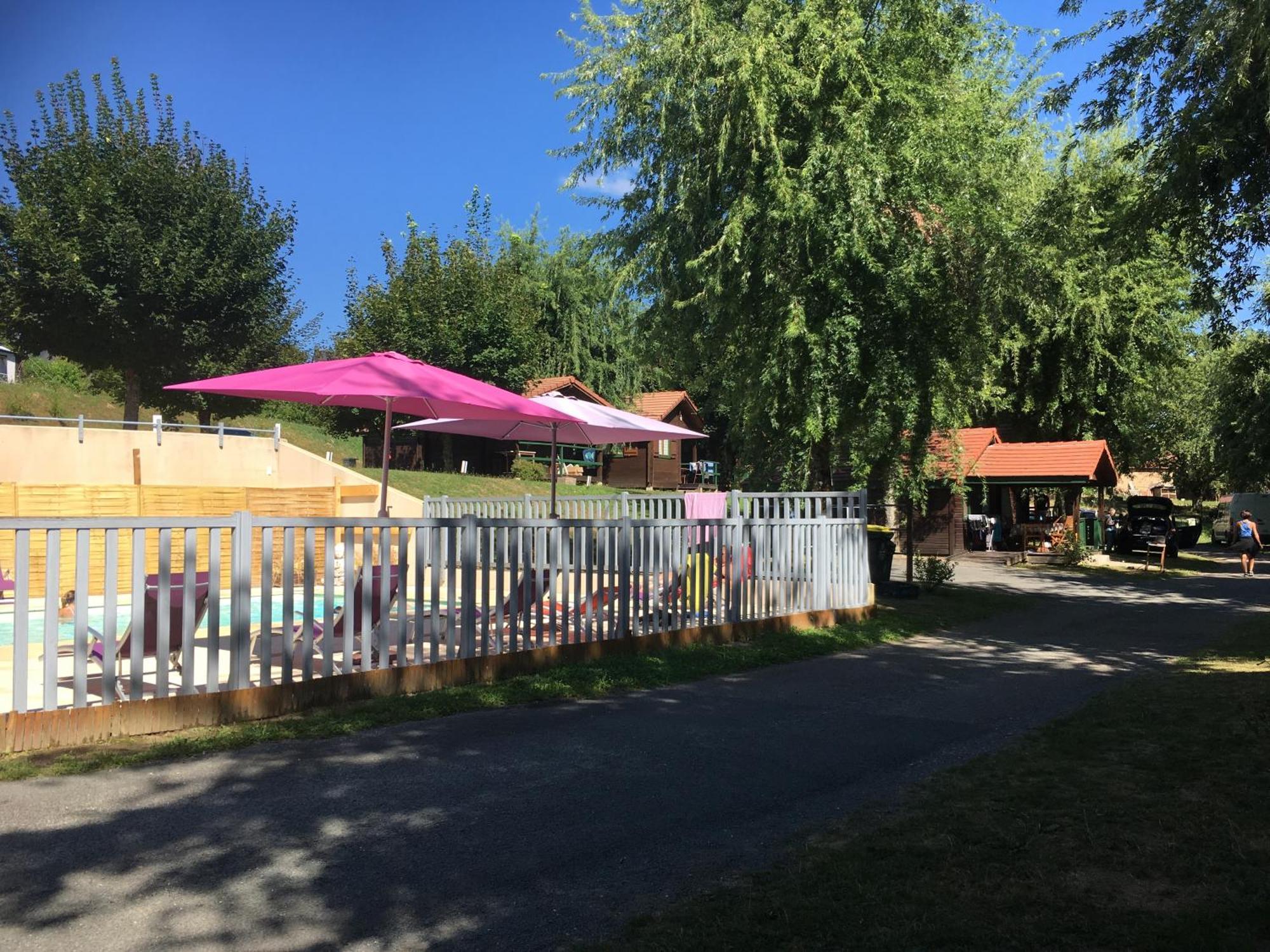 Camping Les Etoiles Saint-Sornin-Lavolps Eksteriør billede