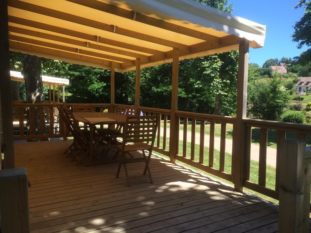 Camping Les Etoiles Saint-Sornin-Lavolps Eksteriør billede