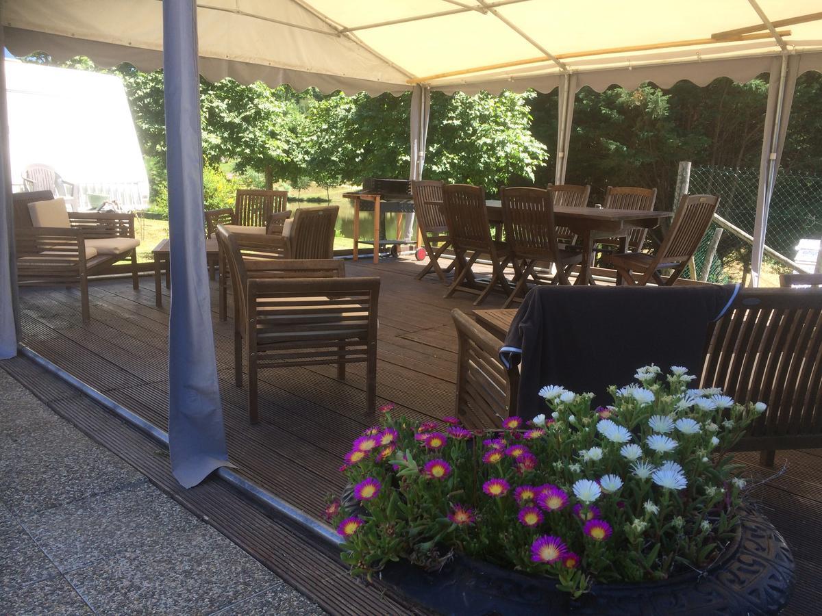 Camping Les Etoiles Saint-Sornin-Lavolps Eksteriør billede